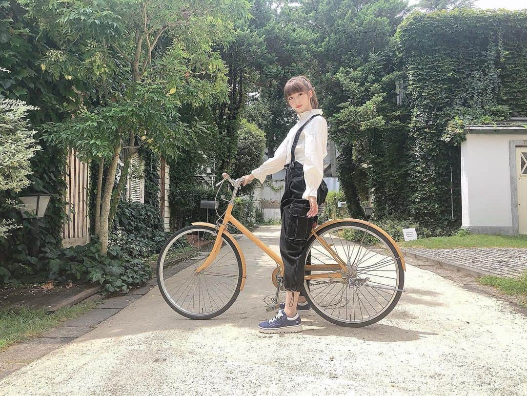 荻野由佳さんのインスタグラム写真 - (荻野由佳Instagram)「自転車🚲 #junon#撮影#自転車#スタジオ#おぎゆか辞典#連載」10月20日 1時35分 - ogiyuka_ippaiwarae216