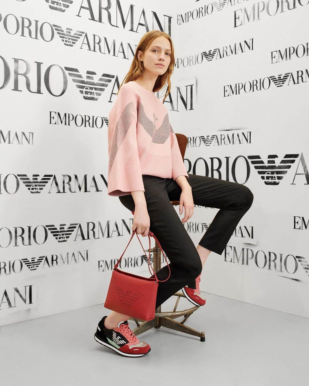 Armani Officialさんのインスタグラム写真 - (Armani OfficialInstagram)「Pretty in pink with #EmporioArmani Model: @dianaskovron」10月20日 1時49分 - emporioarmani