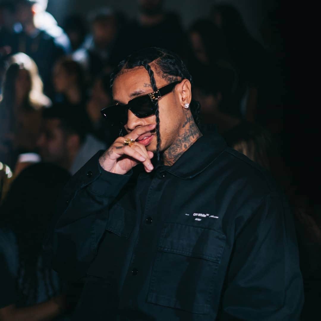 OFF-WHITE C/O VIRGIL ABLOHさんのインスタグラム写真 - (OFF-WHITE C/O VIRGIL ABLOHInstagram)「@tyga at ss20 women's Off-White™ runway show titled "Meteor shower" in paris」10月20日 2時00分 - off____white
