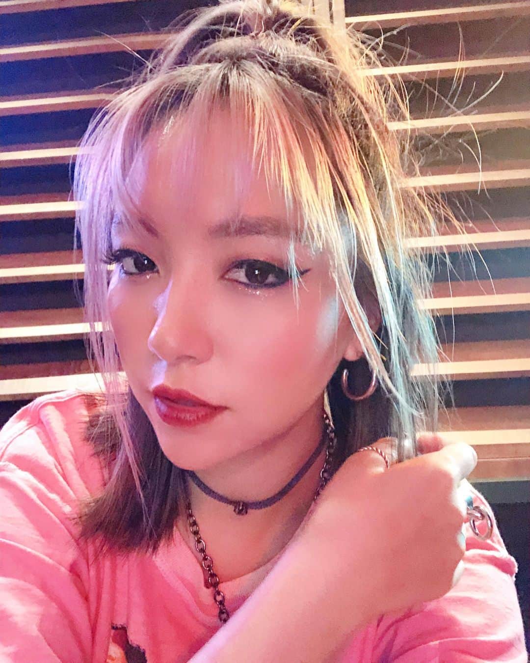 ジンジョー・リーのインスタグラム：「Selfie Saturday 😜🍭」