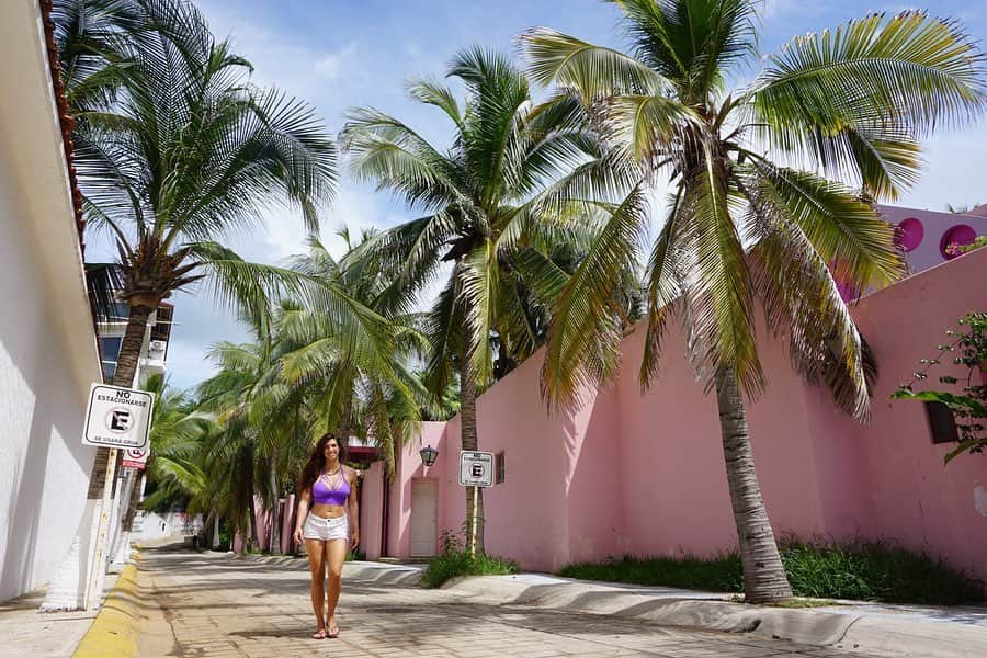 マッケンジー・ダーンのインスタグラム：「ᴘᴜᴇʀᴛᴏ ᴇsᴄᴏɴᴅɪᴅᴏ - ᴍᴇxɪᴄᴏ 🇲🇽🌴💕」