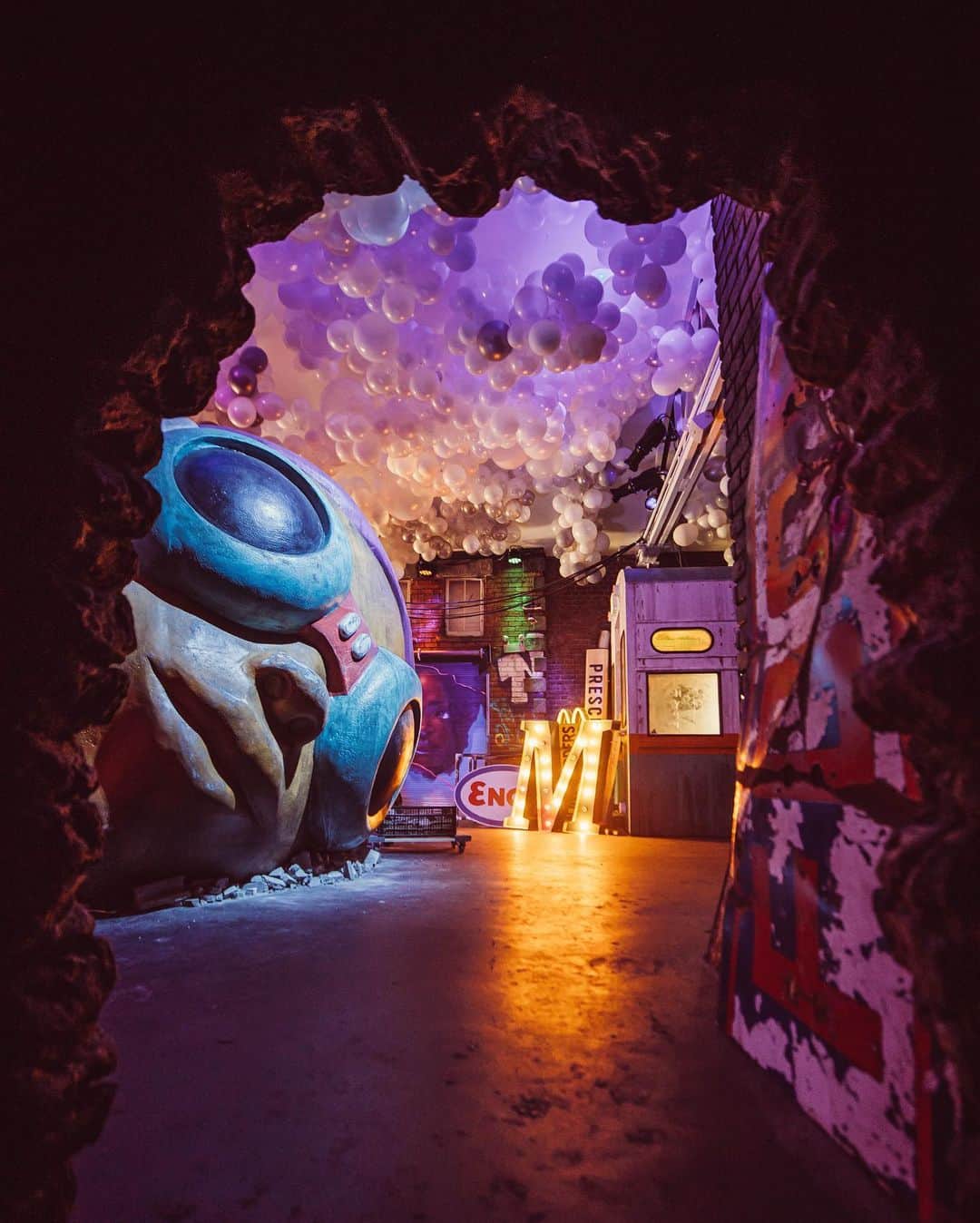trashのインスタグラム：「Got a sneak peak at #NevermorePark yesterday and it completely blew my mind. Visuals everywhere! You don’t want to miss this. @flyboyuniverse @hebrubrantley」