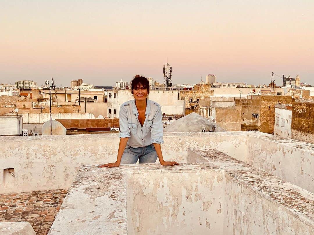 カロリーヌ・ド・メグレのインスタグラム：「Medina, Tunis 🇹🇳 #cometotunisia」