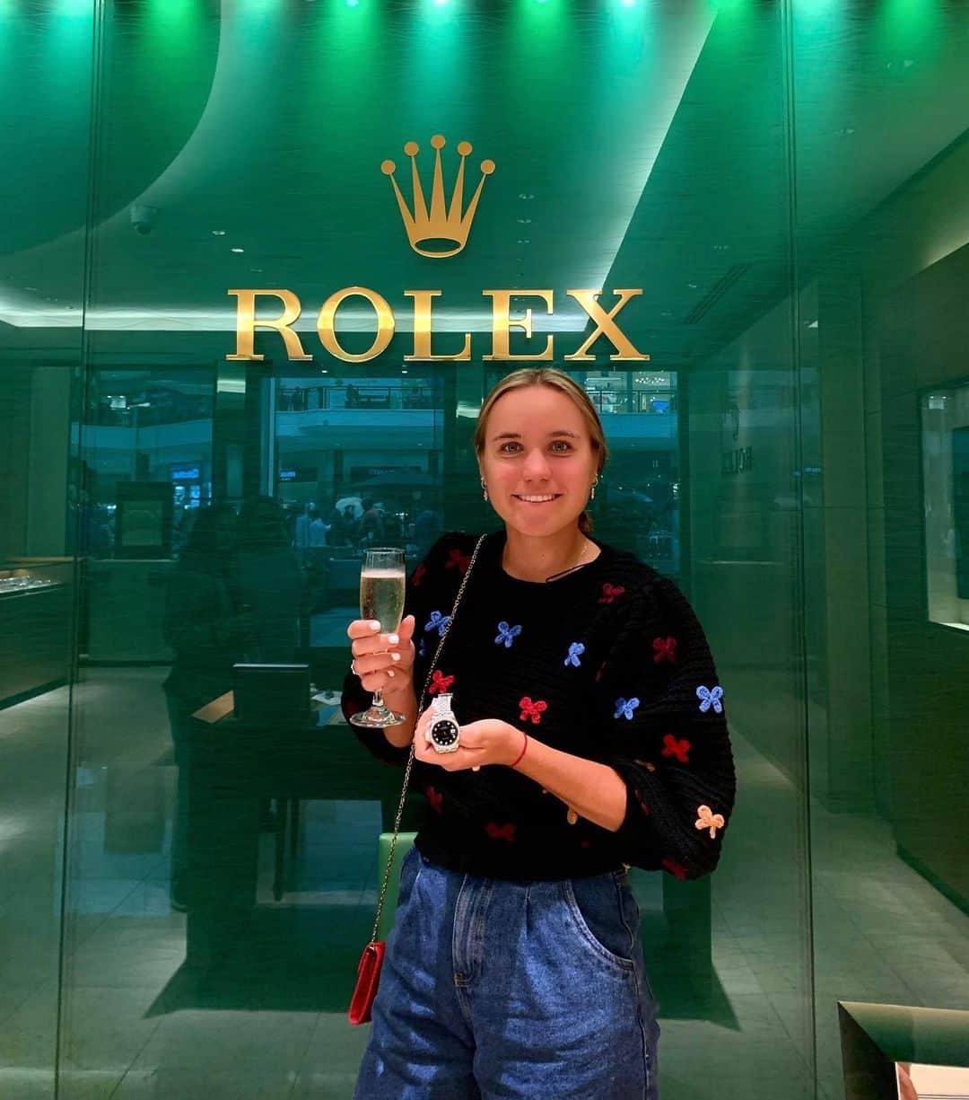ソフィア・ケニンのインスタグラム：「Best bday gift @rolex ☺️」
