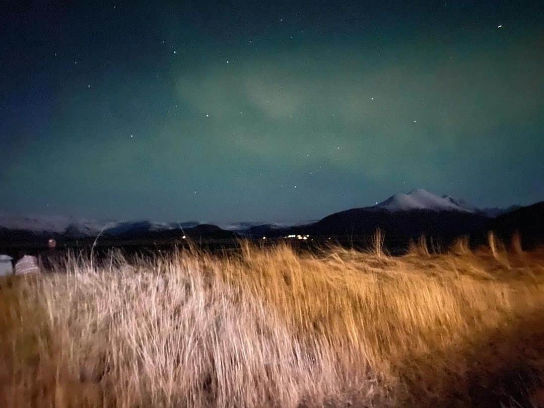 エドウィン・ホッジさんのインスタグラム写真 - (エドウィン・ホッジInstagram)「I can scratch this off of my bucket list. A childhood dream came true tonight! The Aurora Borealis is such an amazing site!! Thank you Iceland!!」11月18日 7時14分 - chaoticsymphony