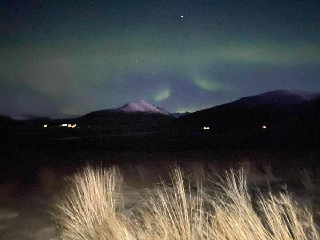 エドウィン・ホッジさんのインスタグラム写真 - (エドウィン・ホッジInstagram)「I can scratch this off of my bucket list. A childhood dream came true tonight! The Aurora Borealis is such an amazing site!! Thank you Iceland!!」11月18日 7時14分 - chaoticsymphony