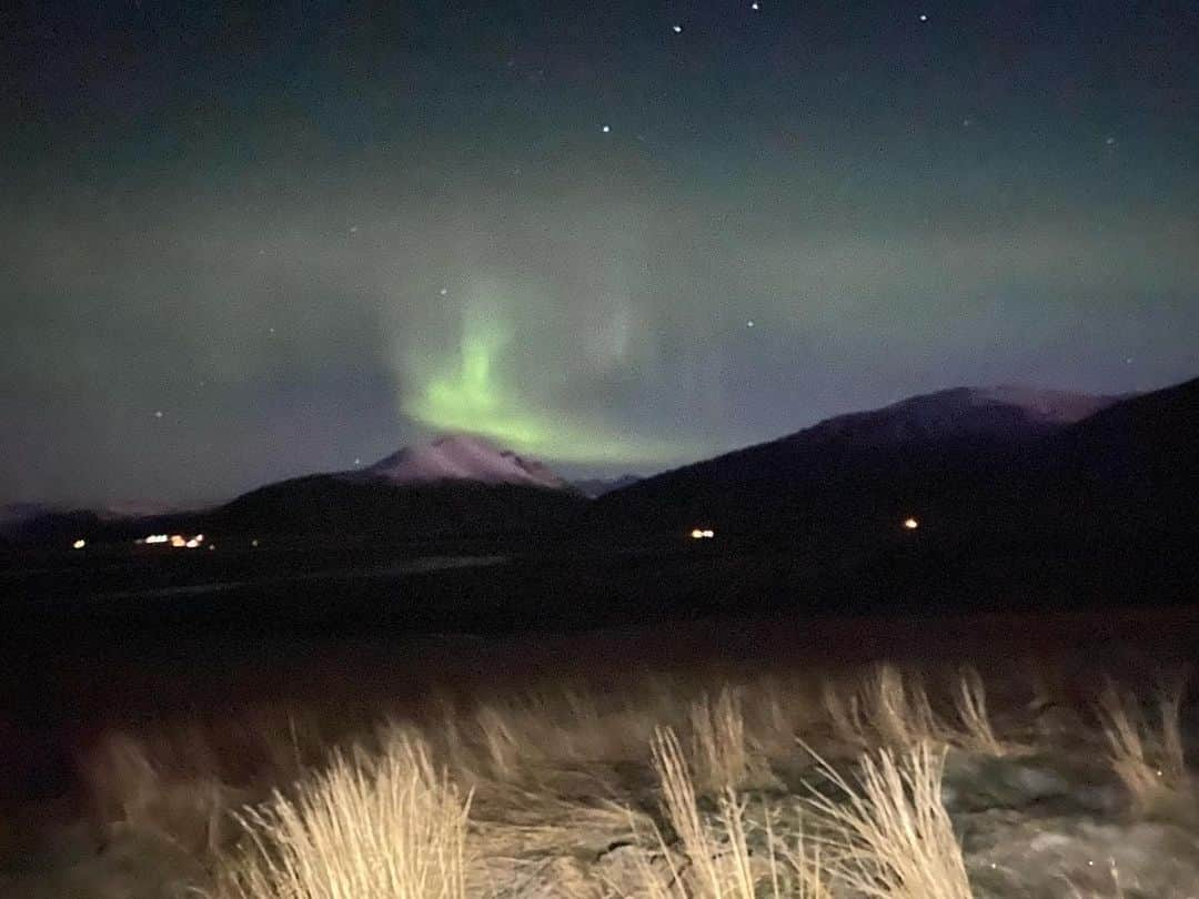 エドウィン・ホッジさんのインスタグラム写真 - (エドウィン・ホッジInstagram)「I can scratch this off of my bucket list. A childhood dream came true tonight! The Aurora Borealis is such an amazing site!! Thank you Iceland!!」11月18日 7時14分 - chaoticsymphony