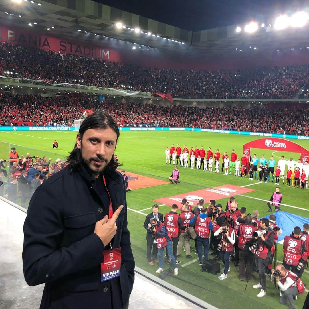 クリスティアン・ザッカルドのインスタグラム：「Albania-Francia Felice di essere stato invitato alla prima partita ufficiale nel nuovo stadio della nazionale albanese  #Euro2020 #AlbaniaFrancia #ifda」