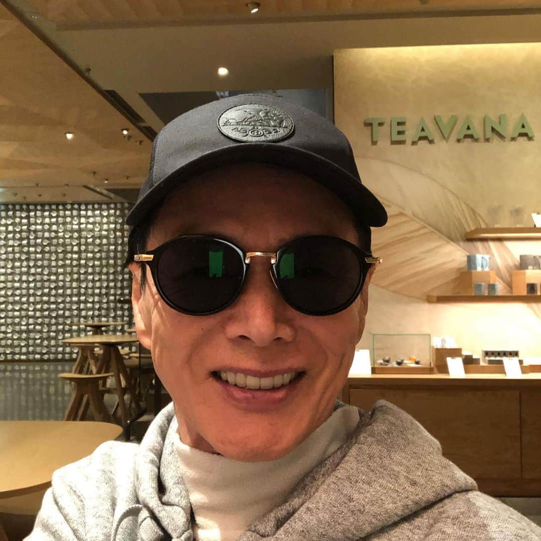 森進一のインスタグラム：「お祝いのメールありがとう😊 一番はタカから…💕」