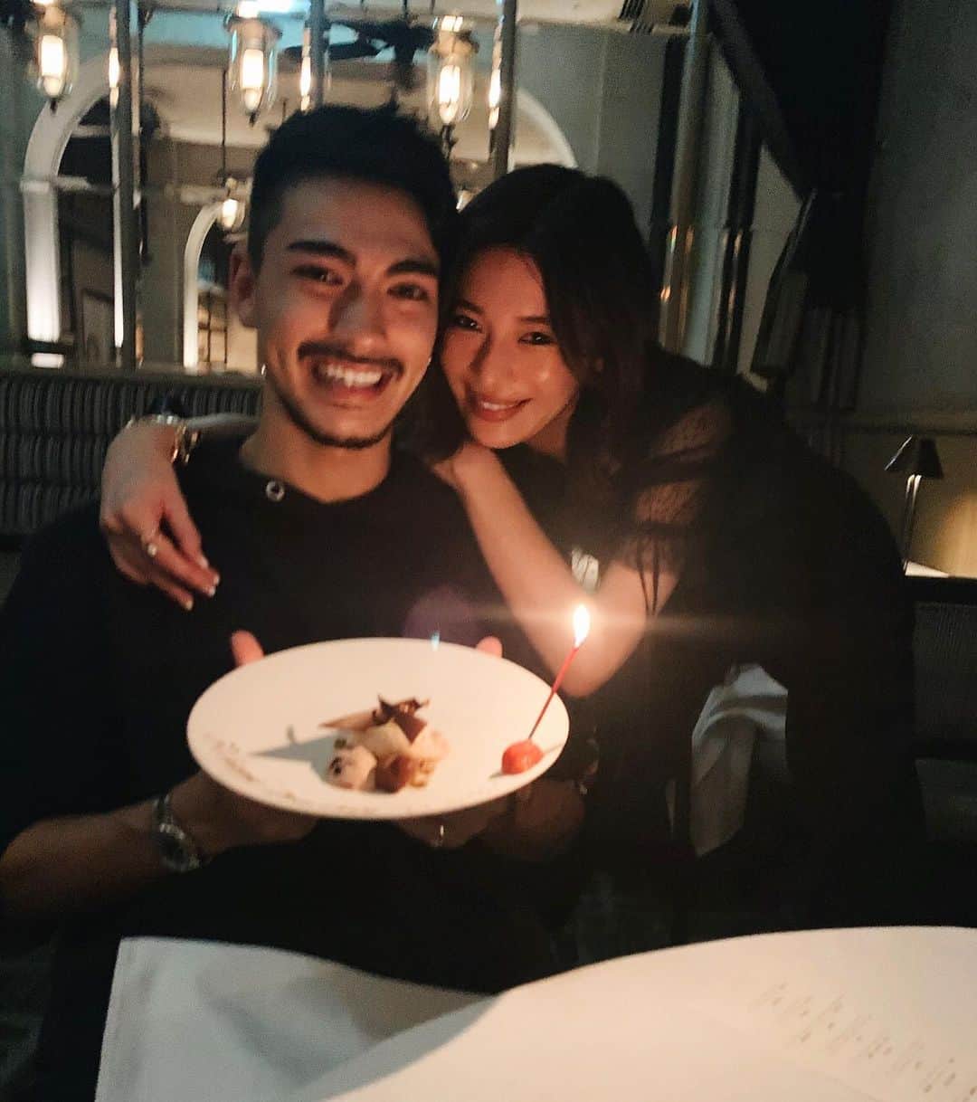 のインスタグラム：「ノアの地元神戸で誕生日前祝い❤️ 付き合って2度目の誕生日。 一緒に過ごせて嬉しいな☺️❤️」