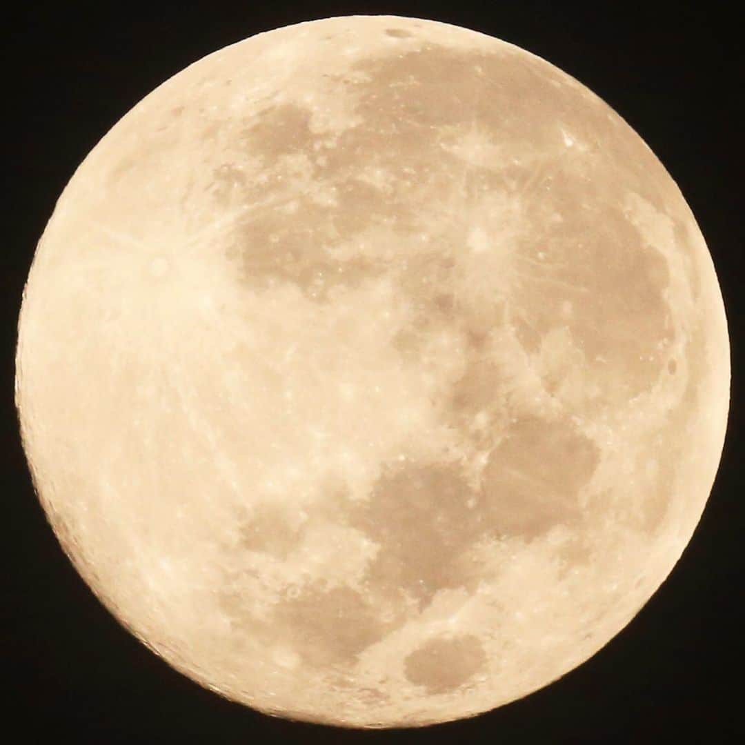 玉木宏さんのインスタグラム写真 - (玉木宏Instagram)「#まんまる #myanmar #sky #moon」11月17日 23時18分 - hiroshitamaki_official