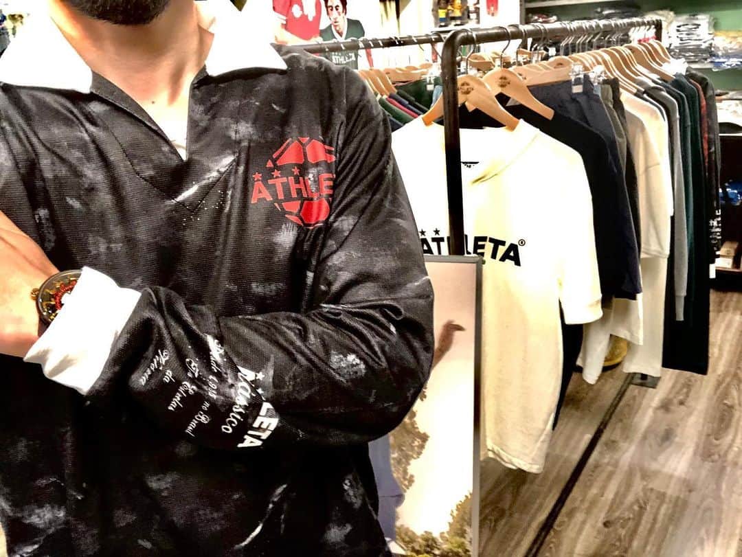滝田学のインスタグラム：「だいぶ渋い！ #athleta #classico #アスレタ　#クラシコ　#残り僅か」