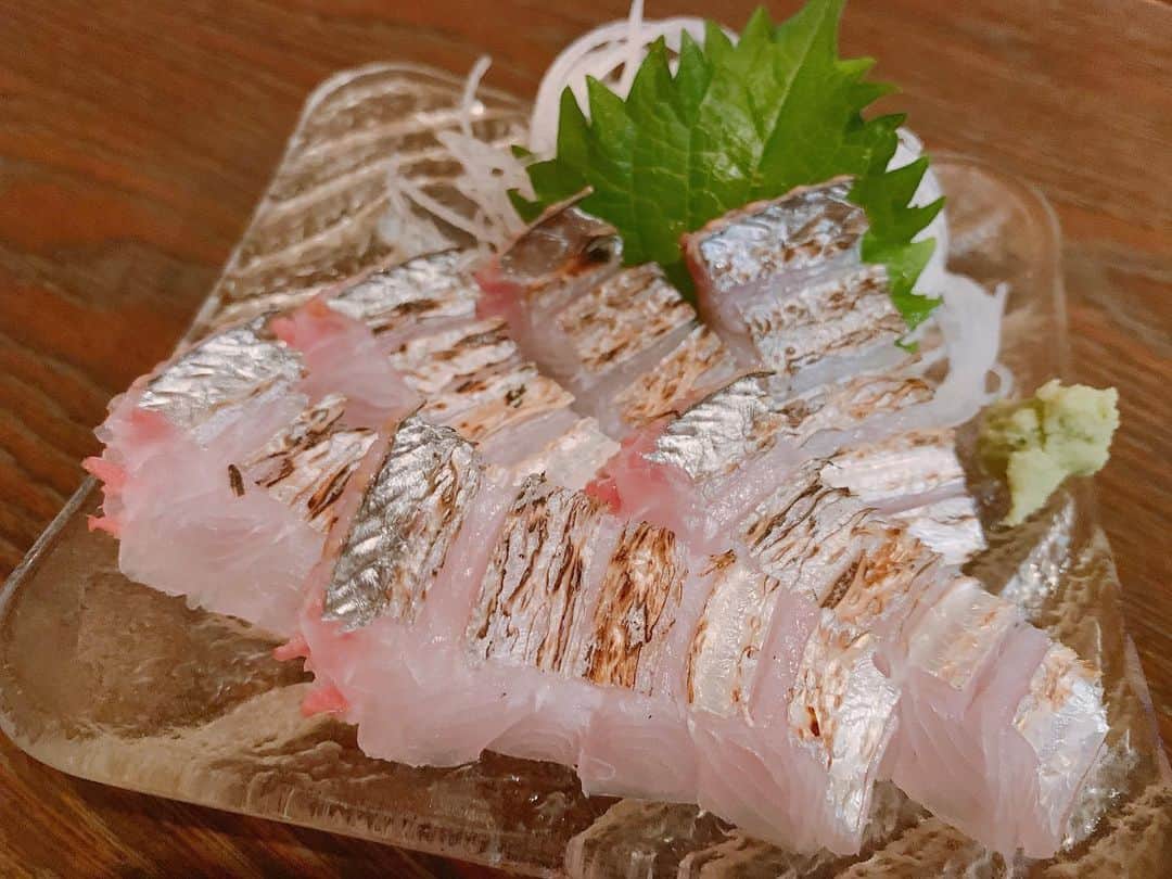 東凛さんのインスタグラム写真 - (東凛Instagram)「#abalone #flyingfish #sashimi #RinAzuma #アワビ #トビウオ #お刺身 #美味しかった #東凛」11月18日 0時12分 - rin_azuma