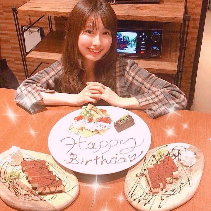 佐藤もも子のインスタグラム：「撮影会、オフ会🎀参加してくれたみなさん✨ 今日は本当にありがとうございました😊🌟 スルースキルズ卒業してから 毎年バースデーオフ会させてもらってて 集まってくれるみなさん😭💐 １年ぶりや２年ぶりの人も 遠くから夜行バスや新幹線できてくれる人も 予定を切り上げてどうにか参加してくれる人も ほんとに私ごときに、、ありがとうございます😭✨ 感謝です💓🍰 同窓会みたいにここでまた会えて話せて楽しい時間をみんなで過ごせて 今年はやるかギリギリまで迷ってましたが 開催して本当によかったです❣️ プレゼントやお手紙、アルバムなども たくさんありがとうございました🥺💕🎁💌📚✨ 感謝です✨✨ #撮影会　#オフ会　#バースデーオフ会　#イベント」