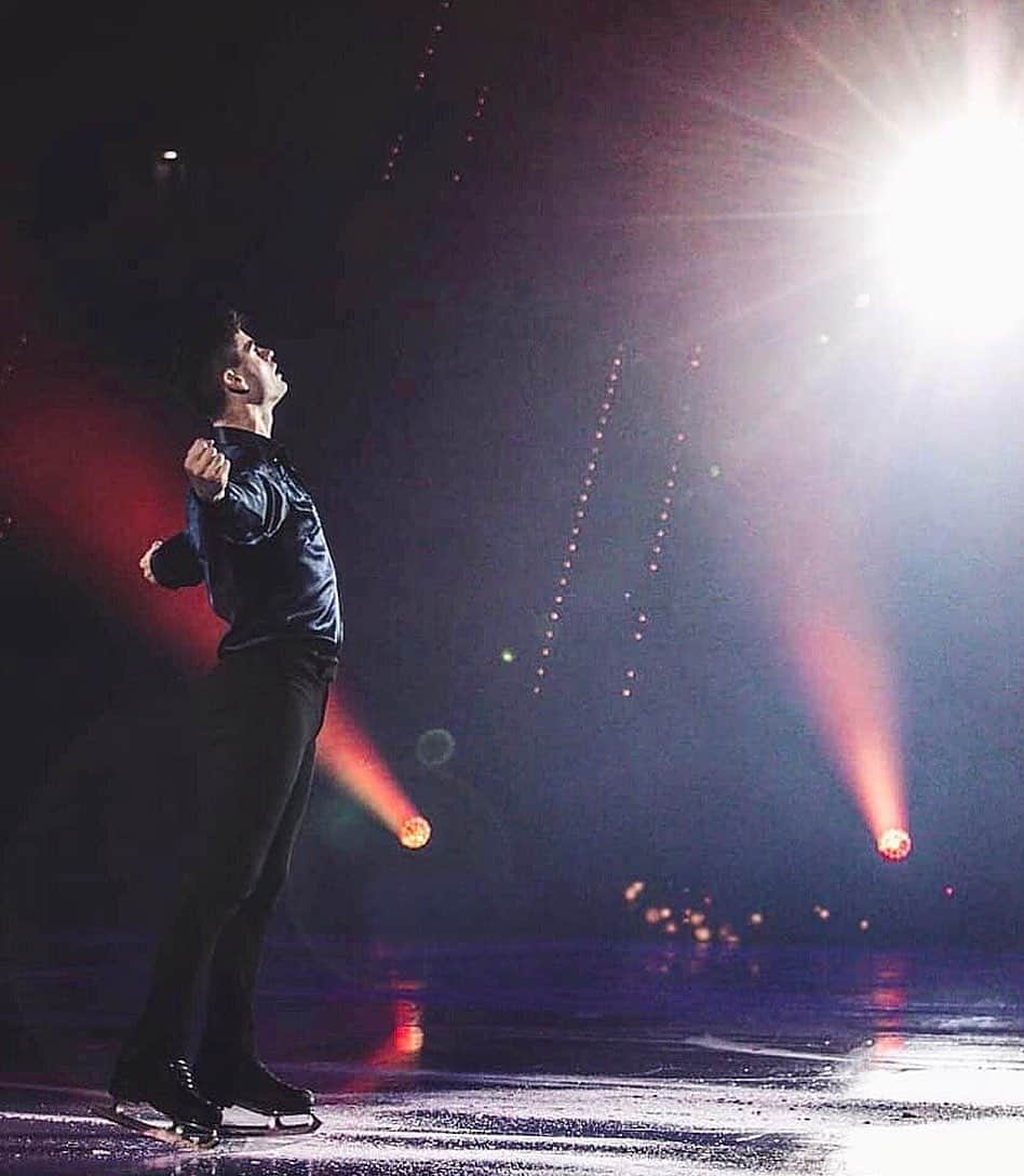 ハビエル・ラジャのインスタグラム：「In the silence ✨ . . . ⛸ @revolutiononice 📸 @hortensiodiasclaros 🎶 @leroysanchez」