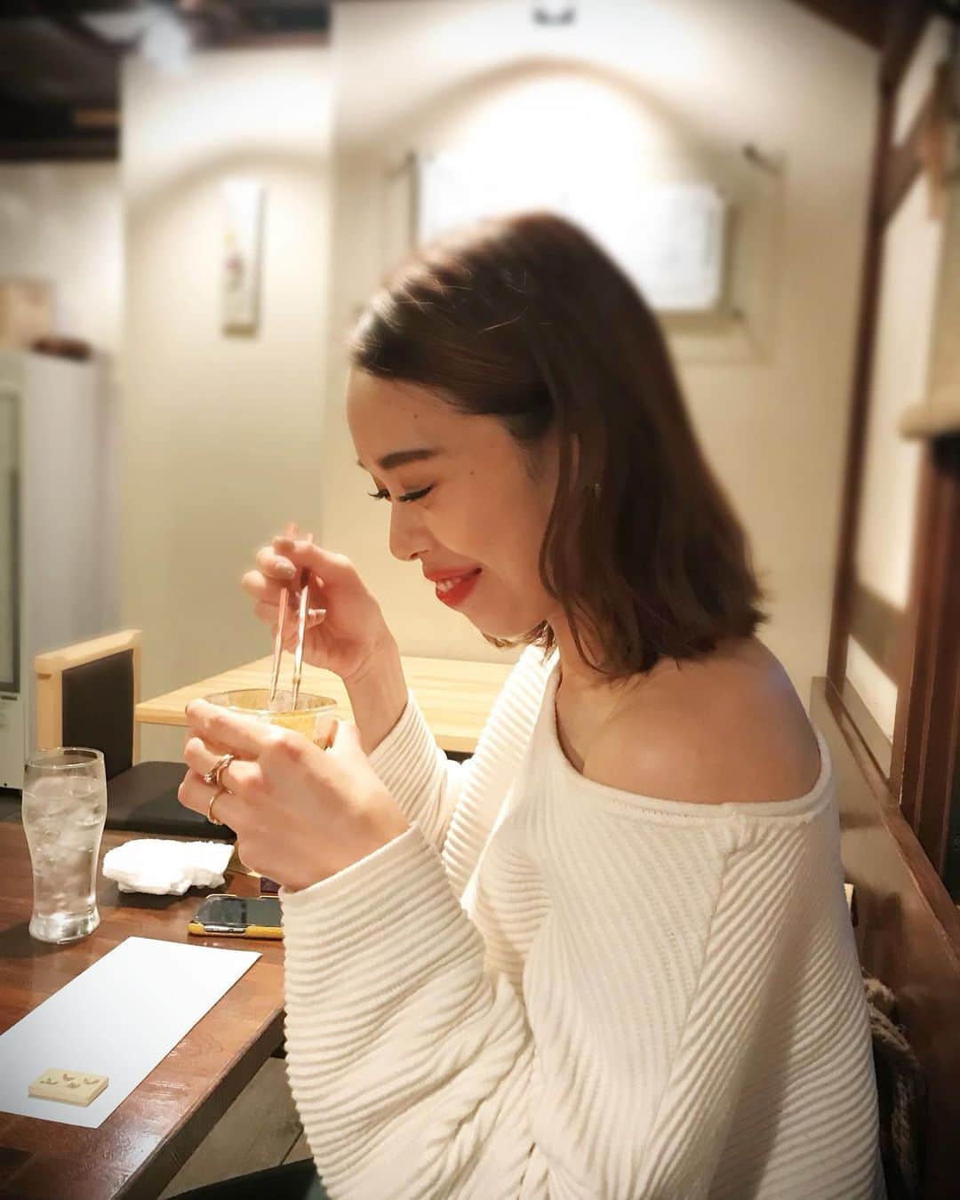 川戸沙羅のインスタグラム：「旅行中は色々考える事を辞めて食を楽しむ🍽✨ ONとOFFを切り替える自分の心地良いリズムがちゃんとあるんだっ💓」