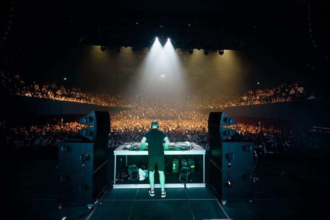 Zomboyさんのインスタグラム写真 - (ZomboyInstagram)「Holy shit balls Denver!! What a monumental night with the NSD Family! ❤️」11月18日 0時47分 - zomboy