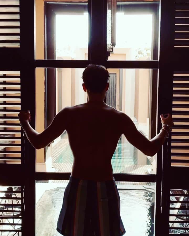 NICOLAS SIMOESのインスタグラム：「I wanna stay here forever ☀️✨ @mo_marrakech」