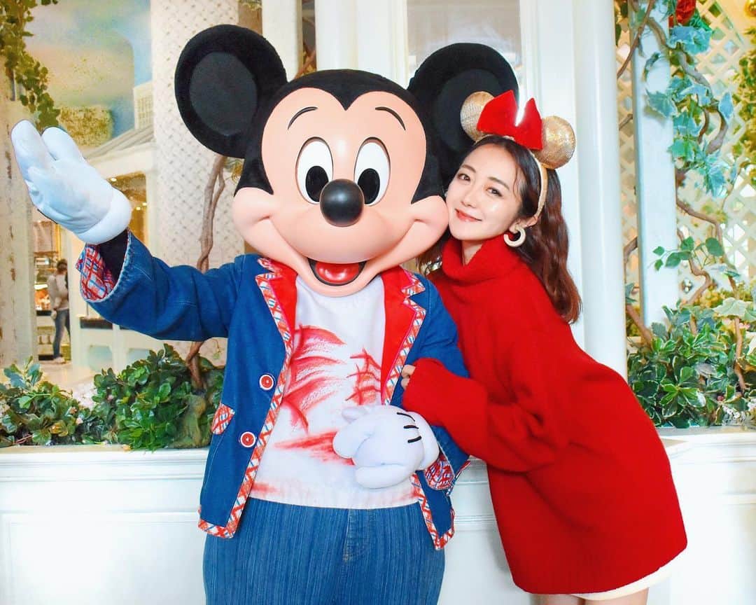 中島絢乃さんのインスタグラム写真 - (中島絢乃Instagram)「🎂❤️💗﻿ ﻿ ﻿ ﻿ おやすみなさいの前に…﻿ ﻿ Happy Birthday !!!﻿ #MickeyMouse ！🐭🎀🎂❤️﻿ ﻿ ﻿ ﻿ 明日もたくさん投稿します！﻿ 帰国したので仕事の連絡も 順番に返しています！！🙇‍♀️﻿ とりあえず！ 力尽きたのでおやすみなさい！！！﻿ ﻿ ❤︎❤︎❤︎❤︎❤︎❤︎❤︎❤︎❤︎❤︎❤︎❤︎❤︎❤︎﻿ #sponsored @hkdisneyland  #中島絢乃的香港🇭🇰✈️#disneysisters_jp」11月18日 1時36分 - nakajima_ayano