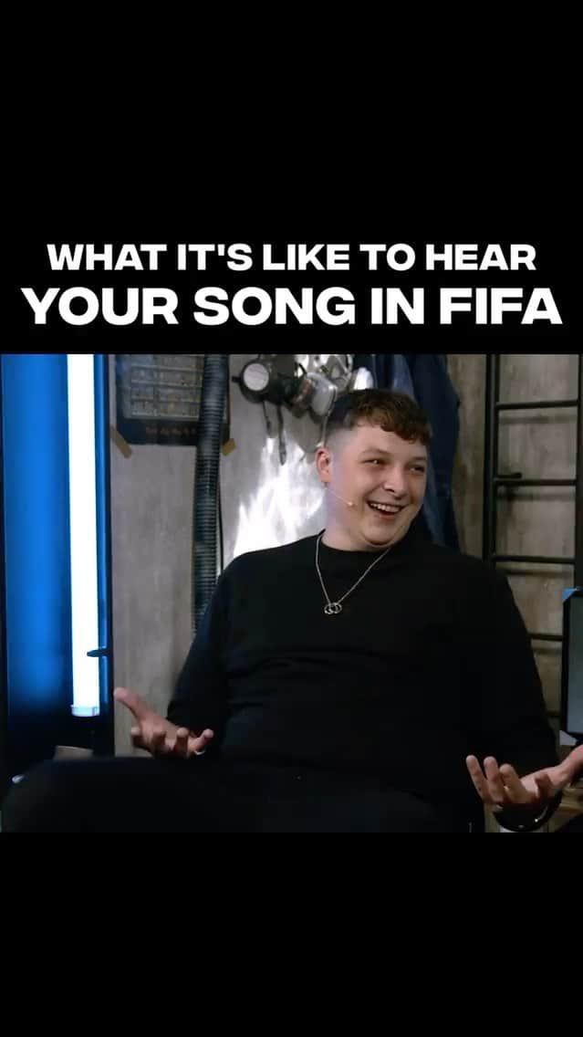 ジョン・ニューマンのインスタグラム：「to talk about what it’s like when your song is played on FIFA!! If you’re ever wondering what that’s like, have a watch...」