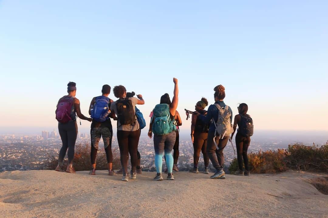 ホカオネオネさんのインスタグラム写真 - (ホカオネオネInstagram)「Hit the trail. Climb that peak. Grab a friend, or go at it alone. Go all day, or go for a quick stroll. Explore the world around you – it's #nationaltakeahikeday and our hiking collection combines running shoe comfort and hiking boot support for an unparalleled ride that will take you places in comfort. It's Time To Fly.  #timetofly​」11月18日 2時00分 - hoka