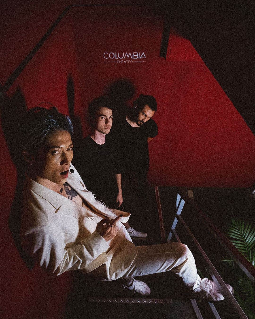 のインスタグラム：「Name this band. Wrong answers only.」