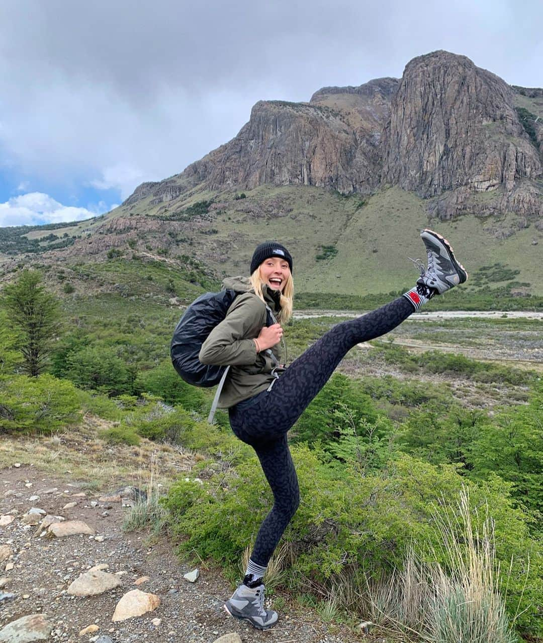 Zanna Van Dijkさんのインスタグラム写真 - (Zanna Van DijkInstagram)「Patagonia Day One 🏔✅ Now I see why people say you can experience all four seasons in a day here! Mother Nature threw us a challenge in the form of strong wind and heavy rain 🌧 But as my mum would say - “there’s no such thing as bad weather, just bad clothing choices” (wise words @yorkshirehelen) 👏🏼 As a Yorkshire lass I wasn’t going to let a little rain stop me getting outdoors! So we wrapped up warm and headed off for a cheeky 20km hike through the mountains ⛰ I believe that we can’t control what happens to us but we can control our reactions. We could have chosen to stay inside but we braved the weather and ended up having an amazing time! Plus by about 2/3 of the way through our hike the rain stopped and the sun came out 🤩☀️ Fingers crossed the weather gods work in our favour tomorrow (as it’s going to be our anniversary!)🤞🏼❤️ #patagonia #elchalten #hikinggirl #girlswhohike #thegreatoutdoors #hiking #hikingcouple #cerrotorre」11月18日 3時11分 - zannavandijk