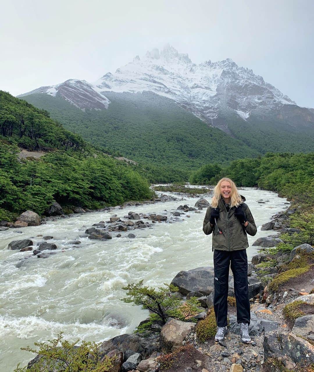 Zanna Van Dijkさんのインスタグラム写真 - (Zanna Van DijkInstagram)「Patagonia Day One 🏔✅ Now I see why people say you can experience all four seasons in a day here! Mother Nature threw us a challenge in the form of strong wind and heavy rain 🌧 But as my mum would say - “there’s no such thing as bad weather, just bad clothing choices” (wise words @yorkshirehelen) 👏🏼 As a Yorkshire lass I wasn’t going to let a little rain stop me getting outdoors! So we wrapped up warm and headed off for a cheeky 20km hike through the mountains ⛰ I believe that we can’t control what happens to us but we can control our reactions. We could have chosen to stay inside but we braved the weather and ended up having an amazing time! Plus by about 2/3 of the way through our hike the rain stopped and the sun came out 🤩☀️ Fingers crossed the weather gods work in our favour tomorrow (as it’s going to be our anniversary!)🤞🏼❤️ #patagonia #elchalten #hikinggirl #girlswhohike #thegreatoutdoors #hiking #hikingcouple #cerrotorre」11月18日 3時11分 - zannavandijk