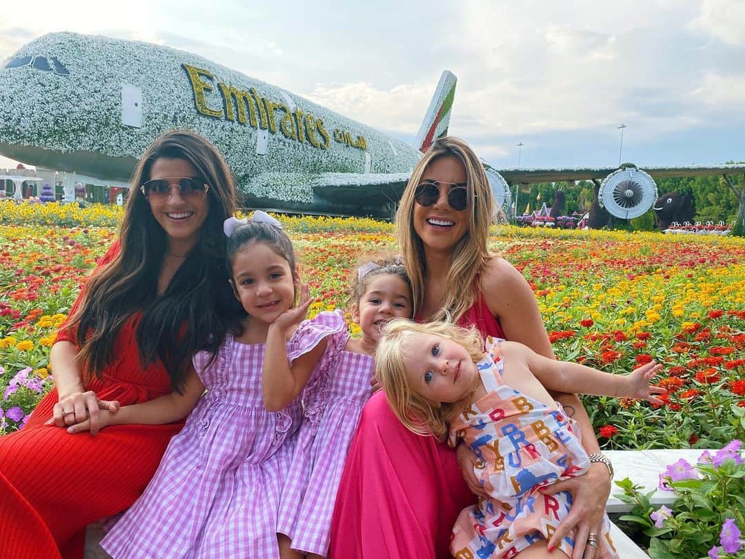 ナタリア・ベッカーのインスタグラム：「Nosso jardim 🎀💐❤️」