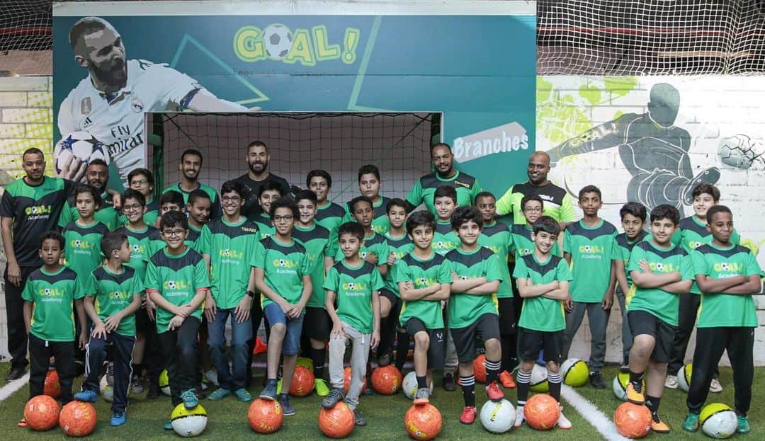 カリム・ベンゼマさんのインスタグラム写真 - (カリム・ベンゼマInstagram)「@gogoal.ksa Openning Ceremony of Goal Academy in Sahara Mall Branch #KB9_in_Goal_Academy #Nueve 🔥💯」11月18日 3時50分 - karimbenzema