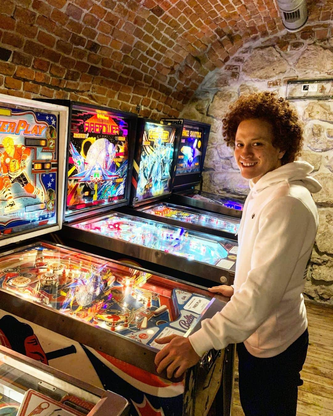 ムスタファ・アミニさんのインスタグラム写真 - (ムスタファ・アミニInstagram)「Pinball museum & putt putt 😍🌃⛳️🏌️‍♂️🥇#krakow #city #pinball #golf」11月18日 3時51分 - mustafaamini