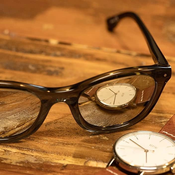 ベスタルさんのインスタグラム写真 - (ベスタルInstagram)「The Brig // Tide & Train Watch  Back in Stock! < < Plus all new Watch and Eyewear styles 🤘」11月18日 3時55分 - vestalwatch