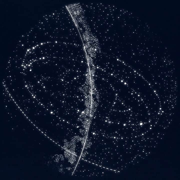 のインスタグラム：「The grande coupe ovale entering the House of the Moon.  #roundandroundandround #tothemoonandback #grandecoupeovaleserpentins  #faubourgofdreams #hermes #constellation #platter #starrysky #star #sky  Illustration by @moonothing」