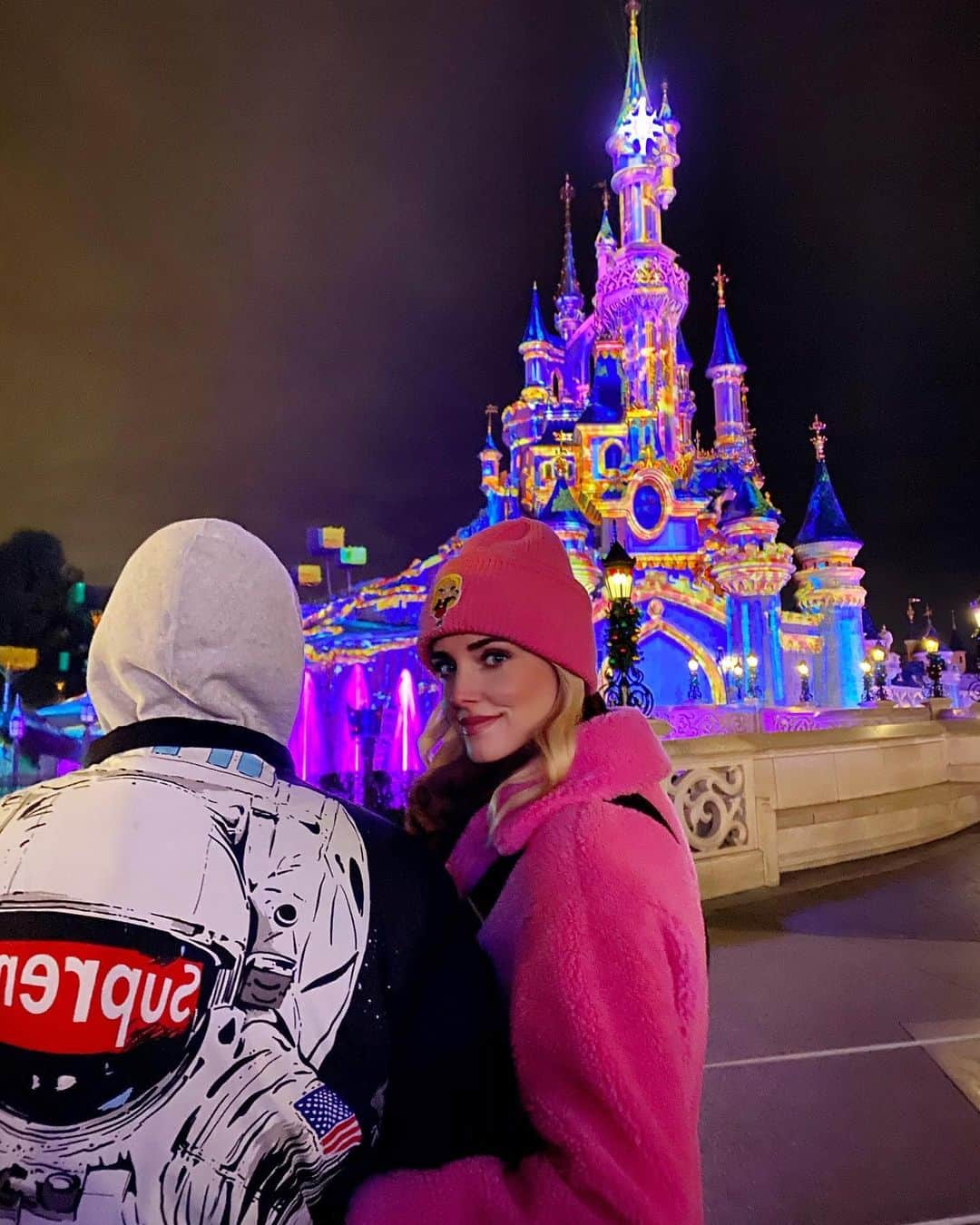 キアラ・フェラーニさんのインスタグラム写真 - (キアラ・フェラーニInstagram)「A weekend I’ll remember forever and a new tradition that we’ll try to repeat every year: Disneyland with the whole big family (15 people including Leo) 💘 #TheFerragnez」11月18日 3時58分 - chiaraferragni