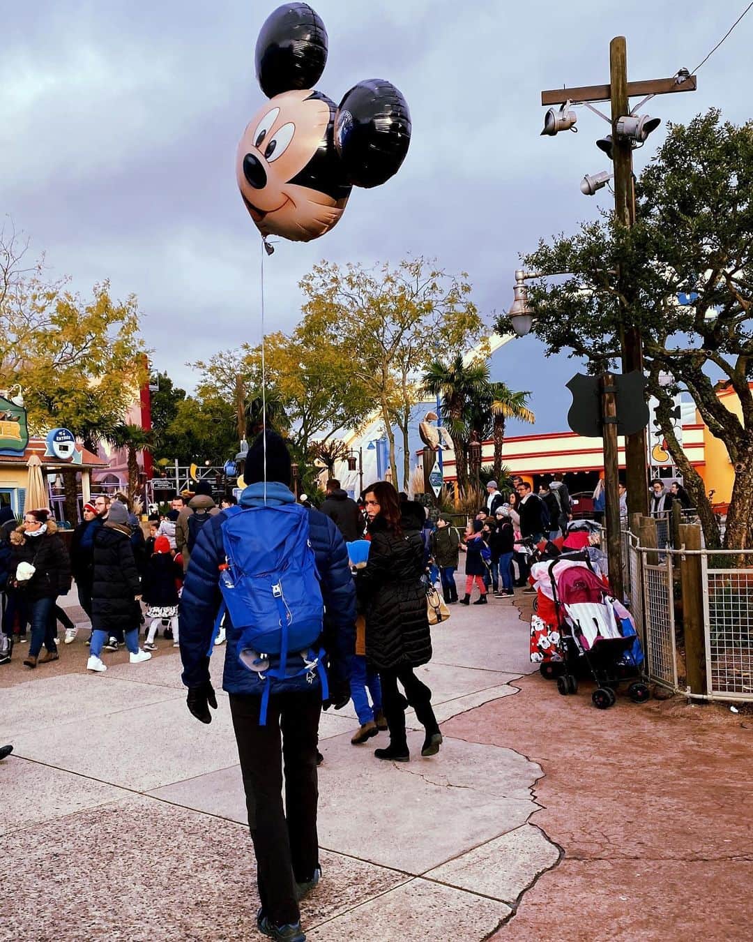 キアラ・フェラーニさんのインスタグラム写真 - (キアラ・フェラーニInstagram)「A weekend I’ll remember forever and a new tradition that we’ll try to repeat every year: Disneyland with the whole big family (15 people including Leo) 💘 #TheFerragnez」11月18日 3時58分 - chiaraferragni