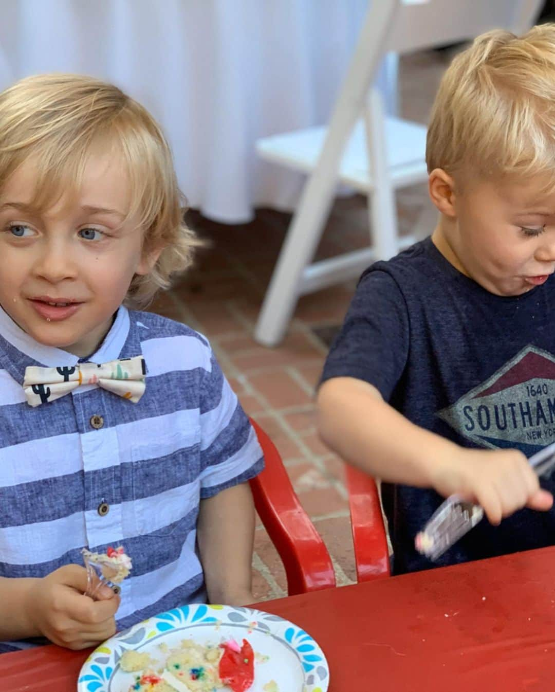 エイミー・デビッドソンさんのインスタグラム写真 - (エイミー・デビッドソンInstagram)「Another day, another birthday party 🎟 . . This kid has had the greatest weekend ever! Birthdays parties, Santa, tball...it never ends!」11月18日 4時14分 - amy_davidson