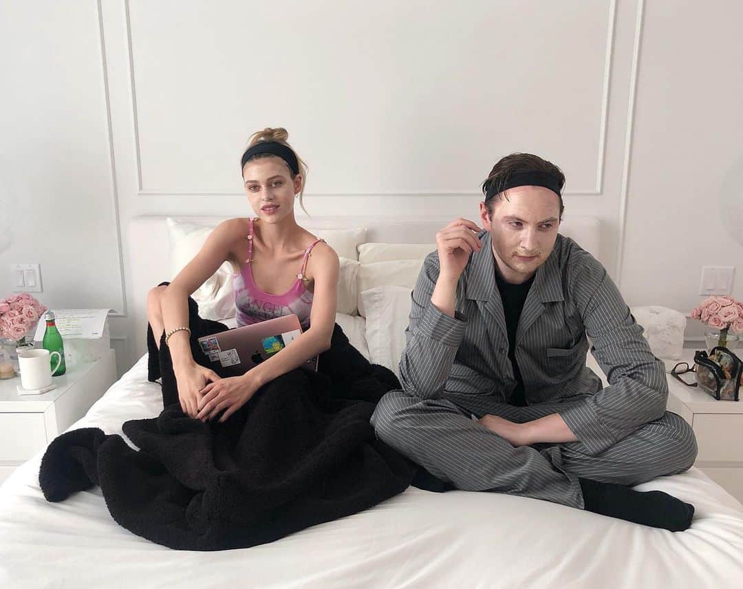 ニコラ・ペルツのインスタグラム：「🧴」