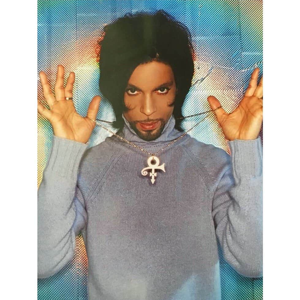 のインスタグラム：「#prince 💜wearing #clementsribeiro lilac grey Suzanne sweater #codemagazine #1999」