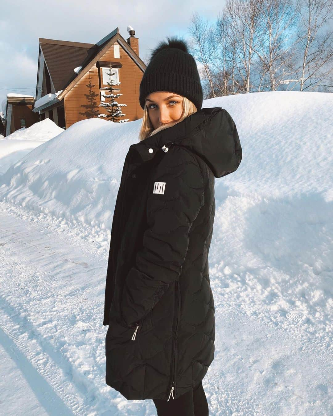 Daniella Graceさんのインスタグラム写真 - (Daniella GraceInstagram)「This girl is so ready to be back in her natural habitat.. ❄️❄️❄️ but first let me jump on a plane back to LA where it’s currently summer 🙄」11月18日 5時53分 - daniellagrace