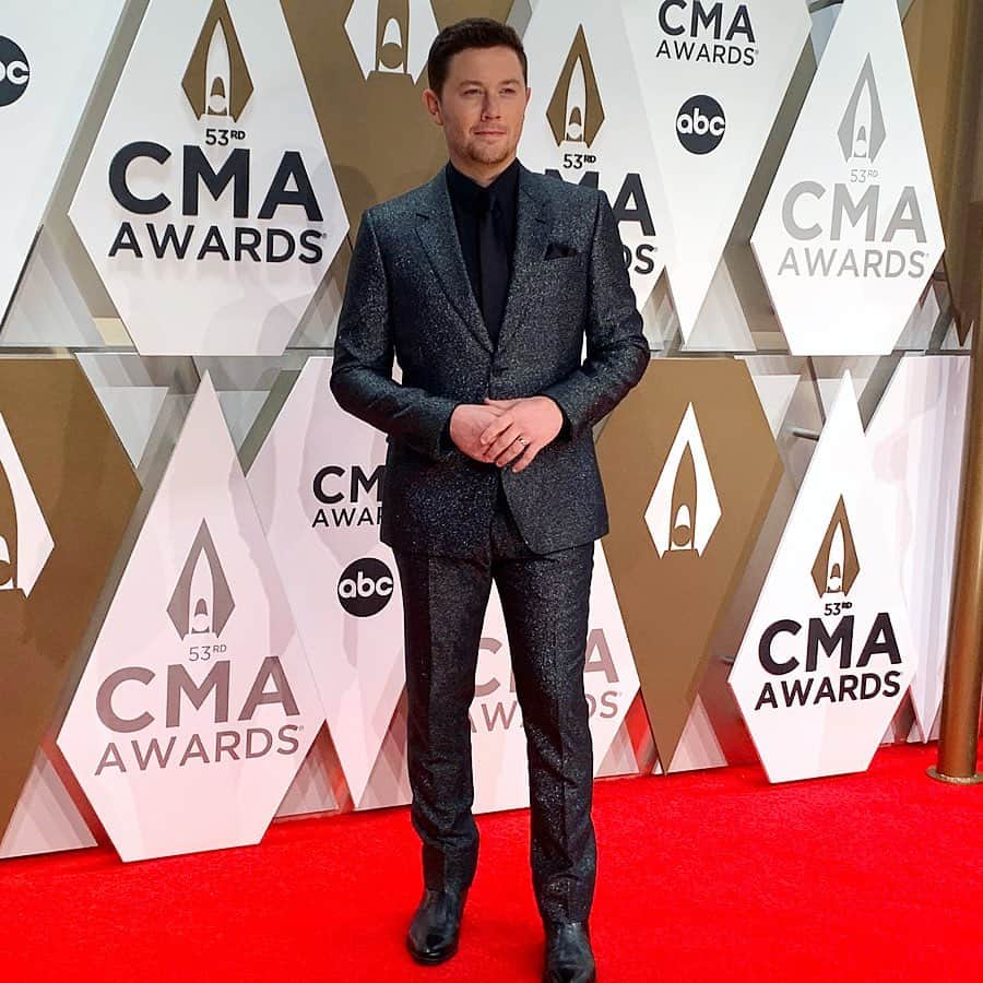 American Idolさんのインスタグラム写真 - (American IdolInstagram)「LIVING for some of our Idol faves on the Red Carpet at the #CMAawards.」11月14日 9時25分 - americanidol