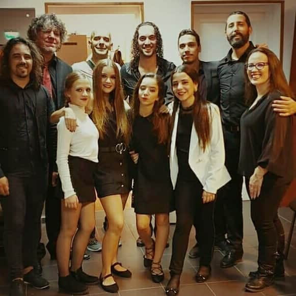 Las Turronerasさんのインスタグラム写真 - (Las TurronerasInstagram)「Equipazo 💕💕💕💕#4taconesyunsentio @latruco @eltrucoflamenco @roneando_ @j.delcurroflamenco @moncaditaoficial  #davidvazquez #lautrerana #candelamigo #lapolaca #lapulga #lasturroneras」11月14日 10時34分 - las_turroneras