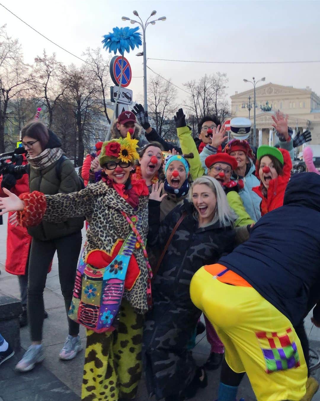 パイパー・ギレスさんのインスタグラム写真 - (パイパー・ギレスInstagram)「A little clowning around here in Moscow before practice starts tomorrow!! 🤪」11月14日 2時05分 - pipergilles