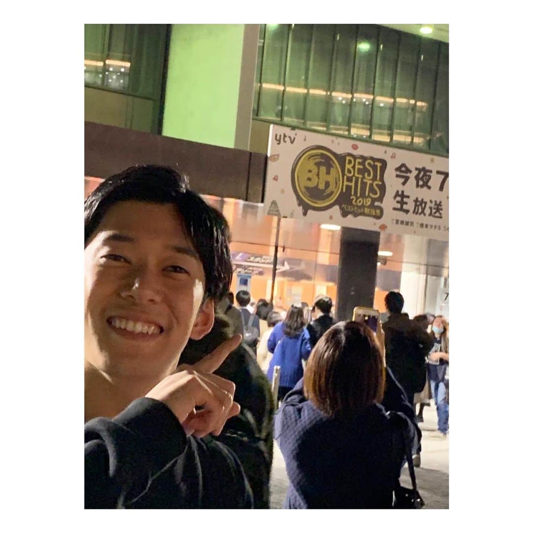 上田純樹さんのインスタグラム写真 - (上田純樹Instagram)「奇跡の当選。ベストヒット歌謡祭の観覧に行ってきました！今年の運を使い切りました。アイドル最高。  観覧中に我慢出来なくなり トイレに行きました。 AKBさん平井堅さん見逃しました。 やってしまいました。。 ゆきりんさん発表見れず。 そしてトイレの前でBiSHさんのストリング隊とハチ合わして気まずくなりました。  でもよかった！  #ベストヒット歌謡祭 #BiSH #オーケストラ隊 #AKB48 #平井堅 #見れず」11月14日 2時06分 - raionerutousan