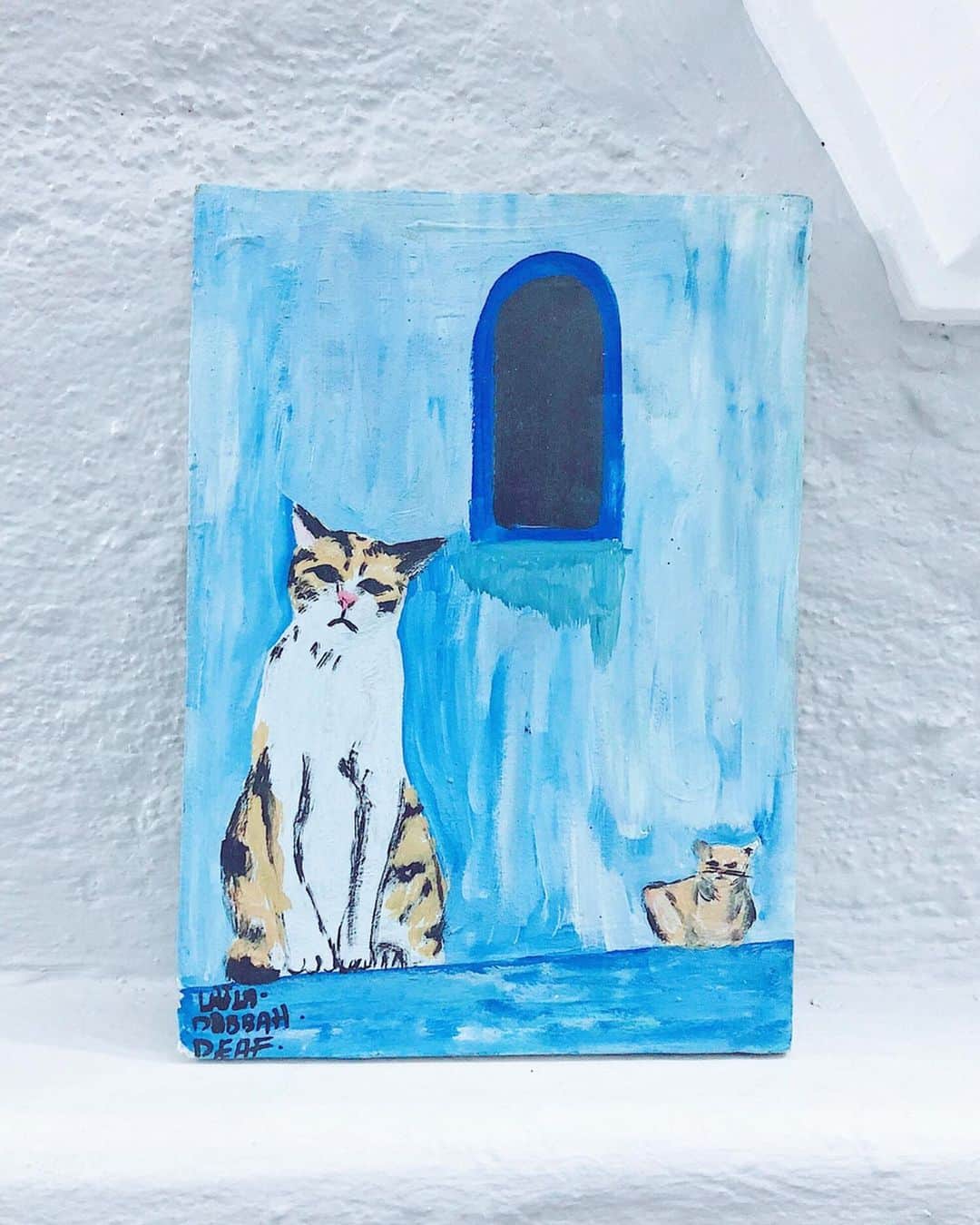 木村仁美のインスタグラム：「青い街、シャウエンで一目惚れした猫の絵。 懐かしい記憶に なってゆくね。 . こんどはどこへ行こうか…？ . . . #blue #cat #art #シャウエン #chafchaouen #青い街 #一目惚れ #記憶の記録」