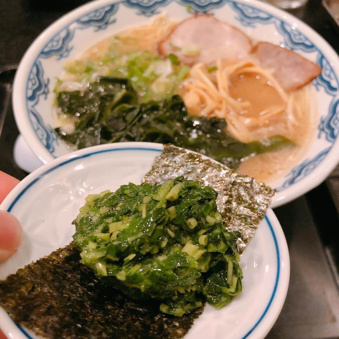 のインスタグラム：「健康にいいと評判のモロヘイヤ食べに赤のれんへ。やっぱ、ラーメン、最高。赤のれん、最高。」