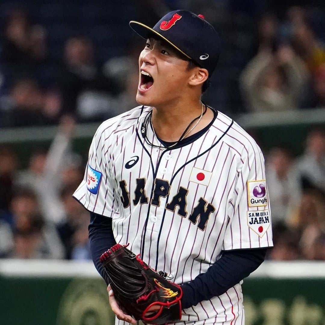 侍ジャパンさんのインスタグラム写真 - (侍ジャパンInstagram)「⠀ 第2回 WBSC プレミア12 スーパーラウンド 第3戦 日本 3 -1 メキシコ  今永昇太が6回1安打1失点‼️ リリーフ陣も好投し決勝進出に王手✌️✨ ⠀ #侍ジャパン #Premier12 #今永昇太 #山崎康晃 #baystars #鈴木誠也 #會澤翼 #carp #近藤健介 #lovefighters #坂本勇人 #giants #甲斐野央 #sbhawks #山本由伸 #Bs2019」11月14日 3時08分 - samuraijapan_official