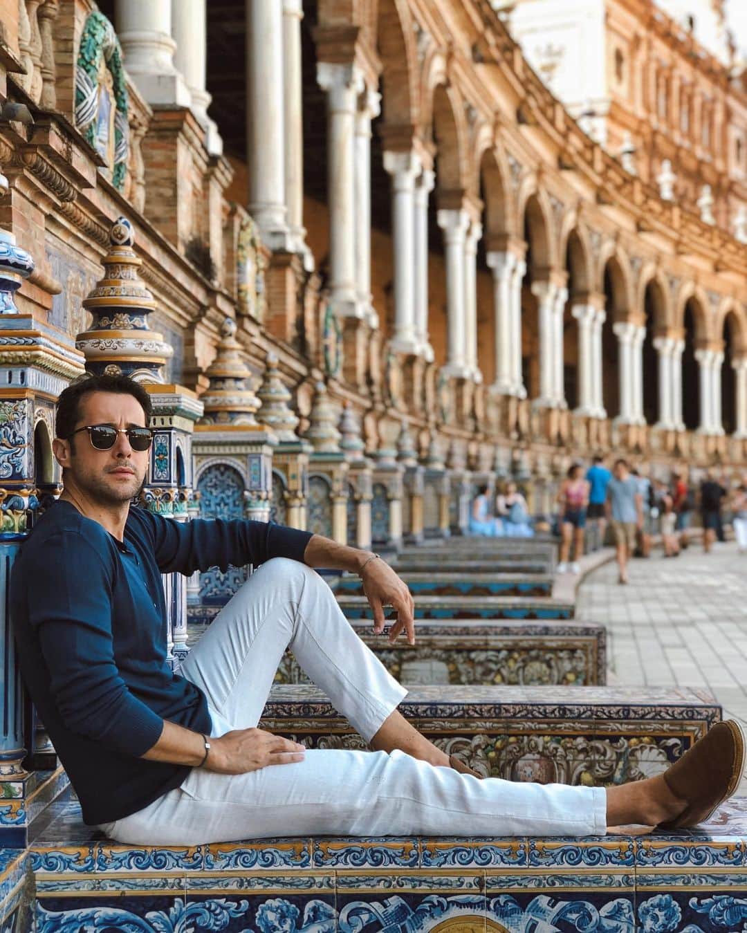 Sezgin YILMAZのインスタグラム：「İspanya’ya gittiğiniz zaman görmeniz gereken şehirlerin başında Sevilla geliyor. Bi dizi seti gibi adeta, etkileyici.. 😎」