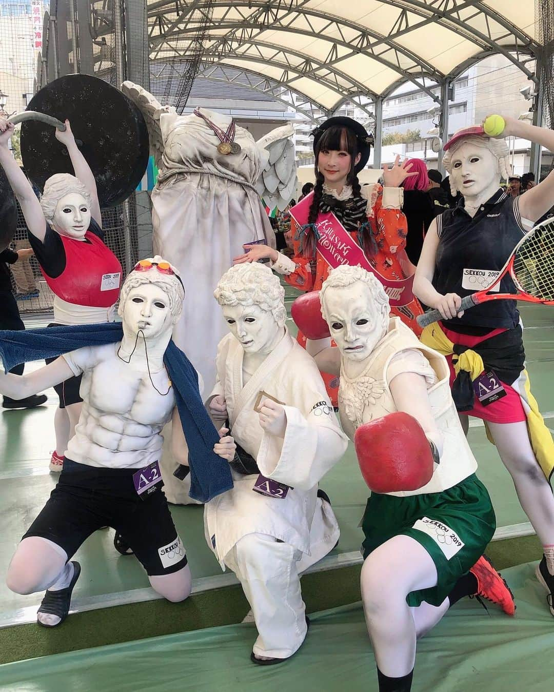 RinRinさんのインスタグラム写真 - (RinRinInstagram)「Some of the amazing costumes at Kawasaki Halloween event where I was one of the judges~ 🥰 今年カワハロで審査員として参加してました〜ステキなコスチュームいっぱい！すごく楽しかった〜🥰 . . Wearing: #angelicpretty . . 👉🏻 #rinrinhalloween . . #rinrindoll #halloween #halloween2019 #japanhalloween #カワハロ #ハロウィン #kawasaki #川崎」11月14日 4時53分 - rinrindoll