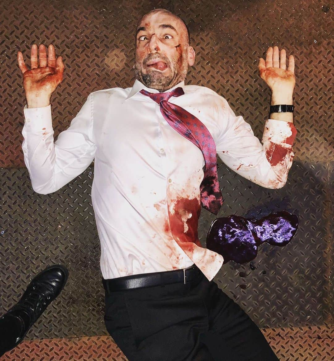 ケイティ・キャシディさんのインスタグラム写真 - (ケイティ・キャシディInstagram)「1 of my favorite photos, but least favorite circumstance @paulblackthorne #behindthescenes of #Arrow #tb #ThisIsNotASpolier」11月14日 5時09分 - katiecassidy