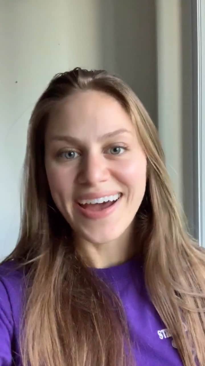 Weledaのインスタグラム：「Watch as she reviews our new line and shares how her oily / combination skin has improved in just three short days! #WeledaSkin」